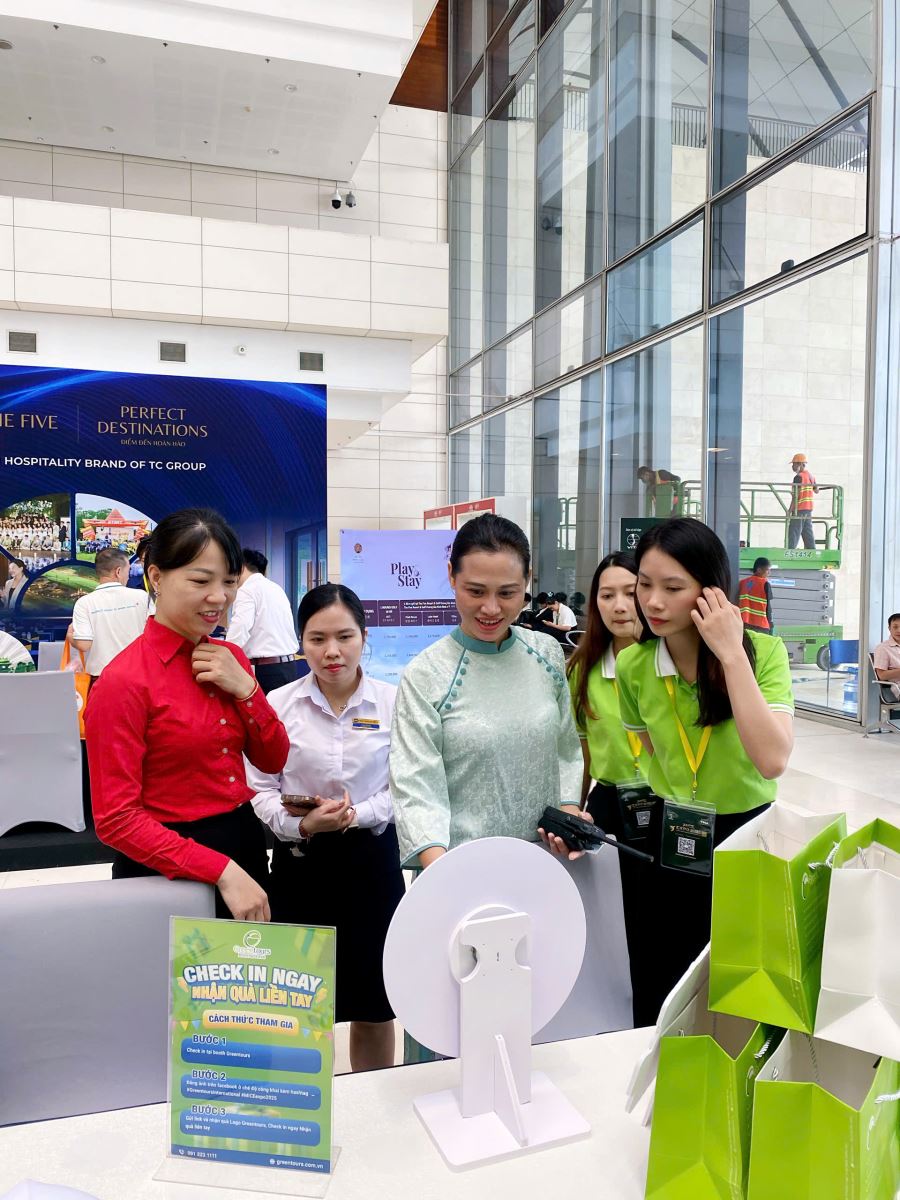 Greentours tại Mice Expo 6
